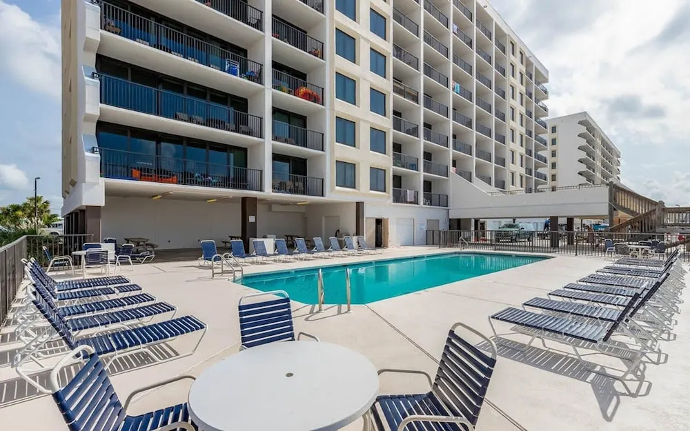 Island Wind West 177 Next to Hangout Pool Beach