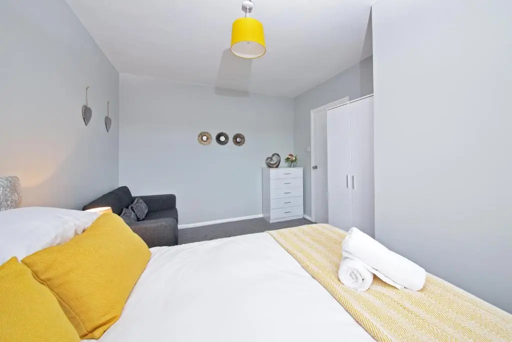 Gorgeous Manchester Home with Garden & Parking