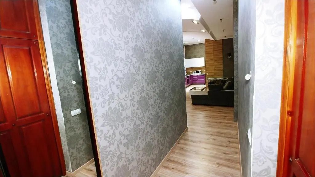 One bedroom. 6 Zankovetskoi St. Near a Khreschatyk