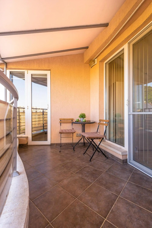 Nice 1BD Apartment next to Medical University