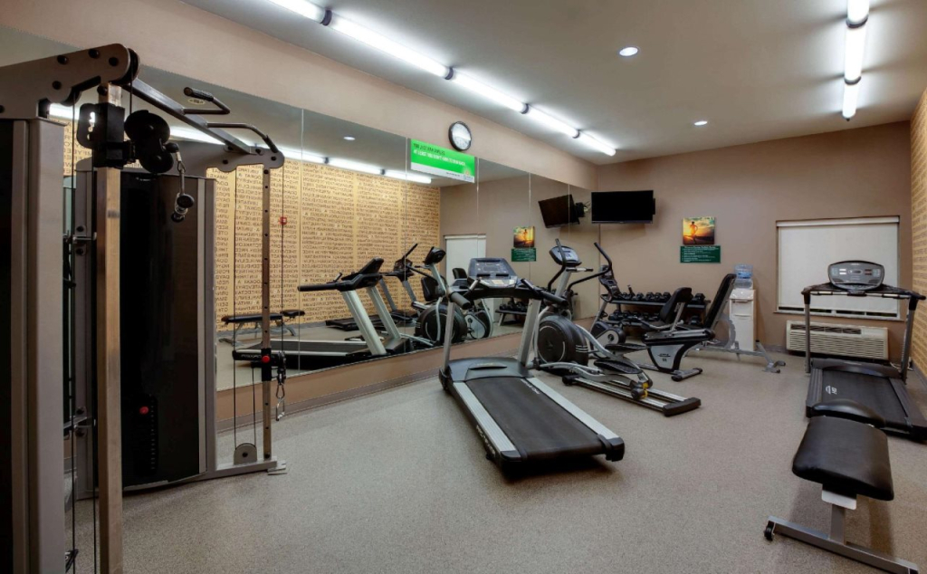 Comfort Inn & Suites Cleveland TX