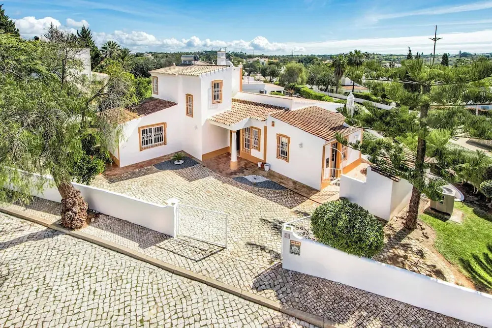 Buganvilia by Algarve Villa Holidays