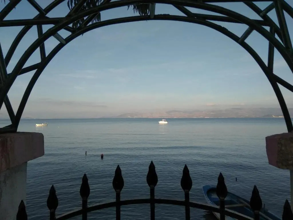 LeMaMi Seafront Bungalows