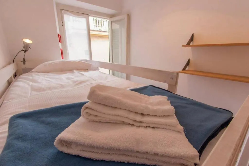 ALTIDO Warm Flat for 4, Located in Quiet Area