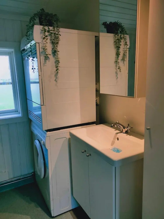 Charming 2-bed House at the Lake Close Gustavsfors