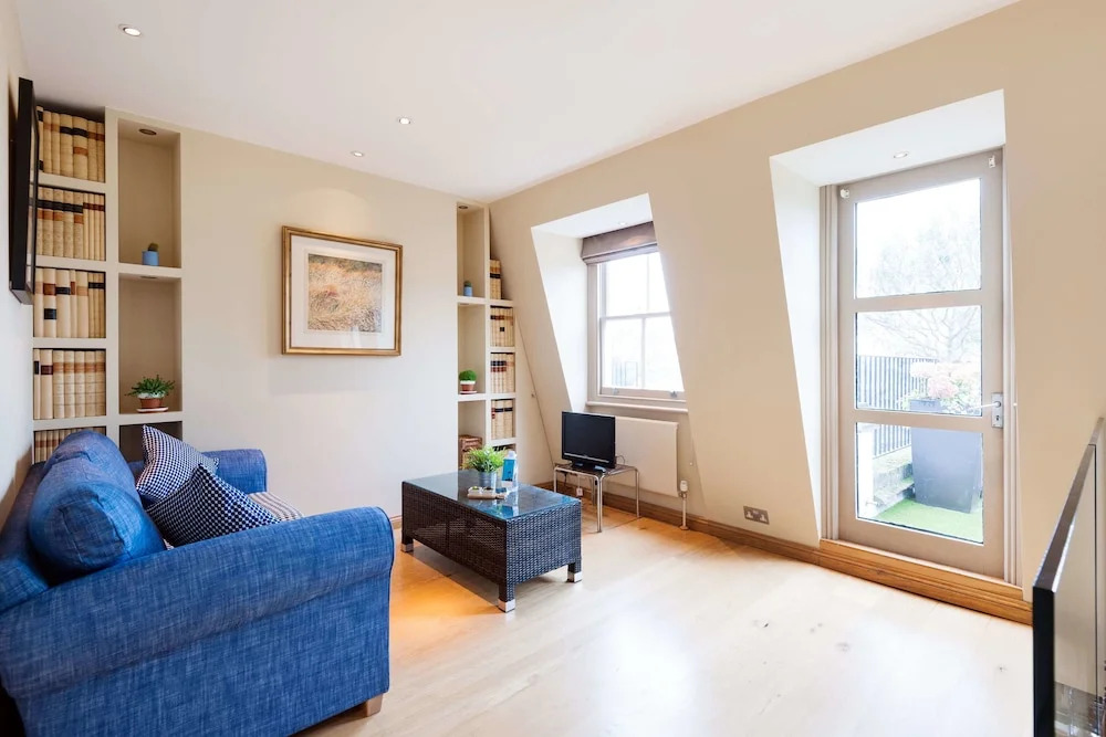 The Kempsford Gardens Nest - AG01