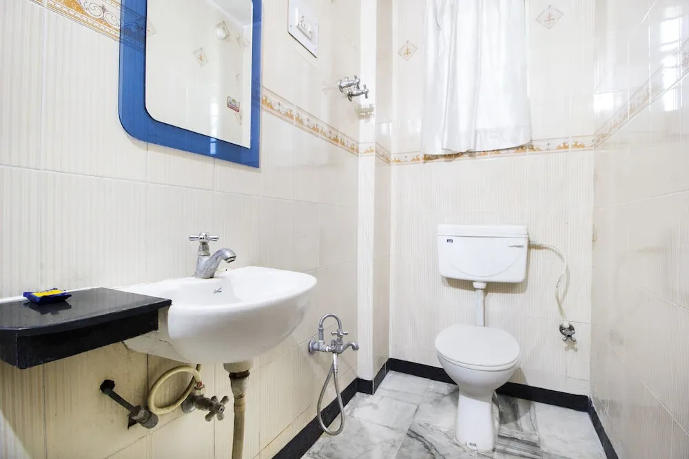 OYO 11682 Hotel Rp International