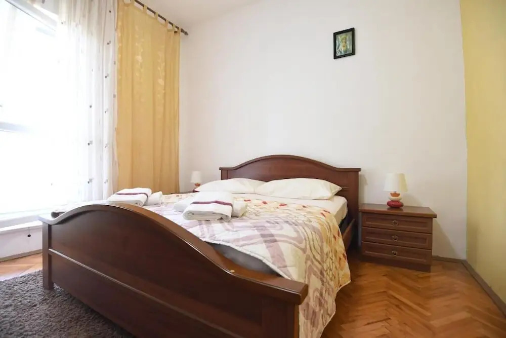 Spacious Ground Floor Apartment Primavera