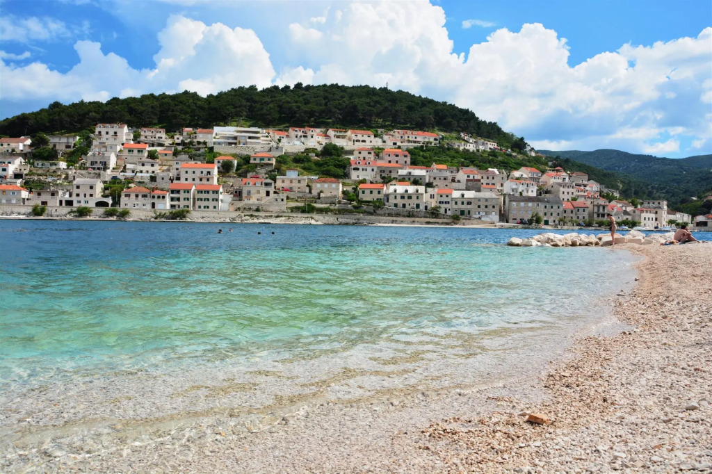 Apartments by the sea Pucisca, Brac - 15381