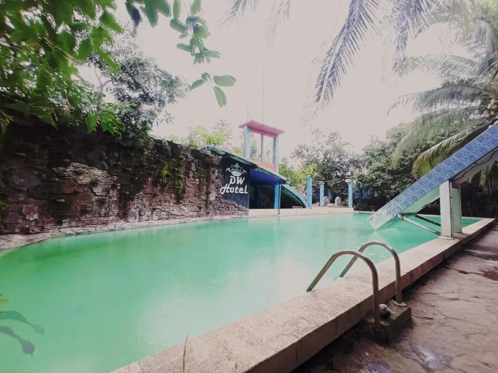 OYO 90093 Dw Hotel