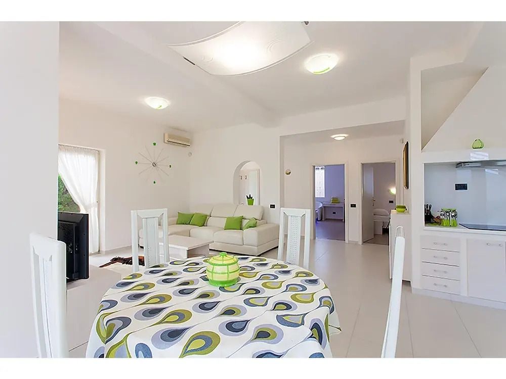 Apartment With Terrace And Pool In Medulin For 4 People Near The Sea