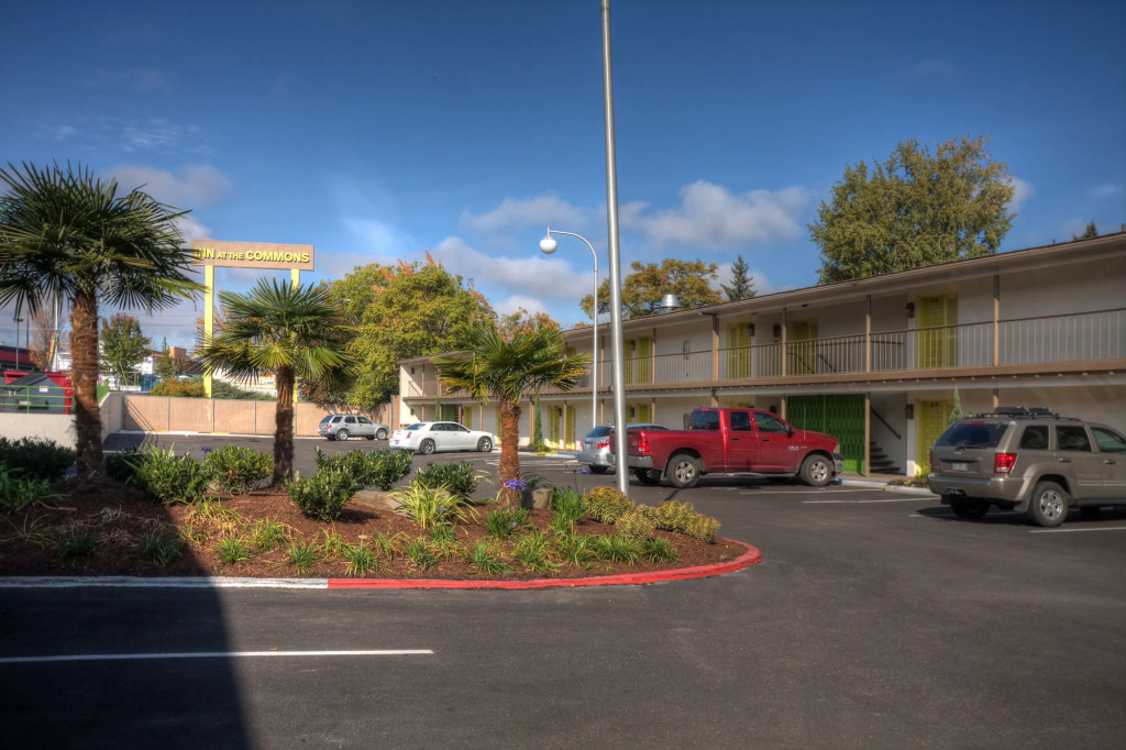 Inn at the Commons