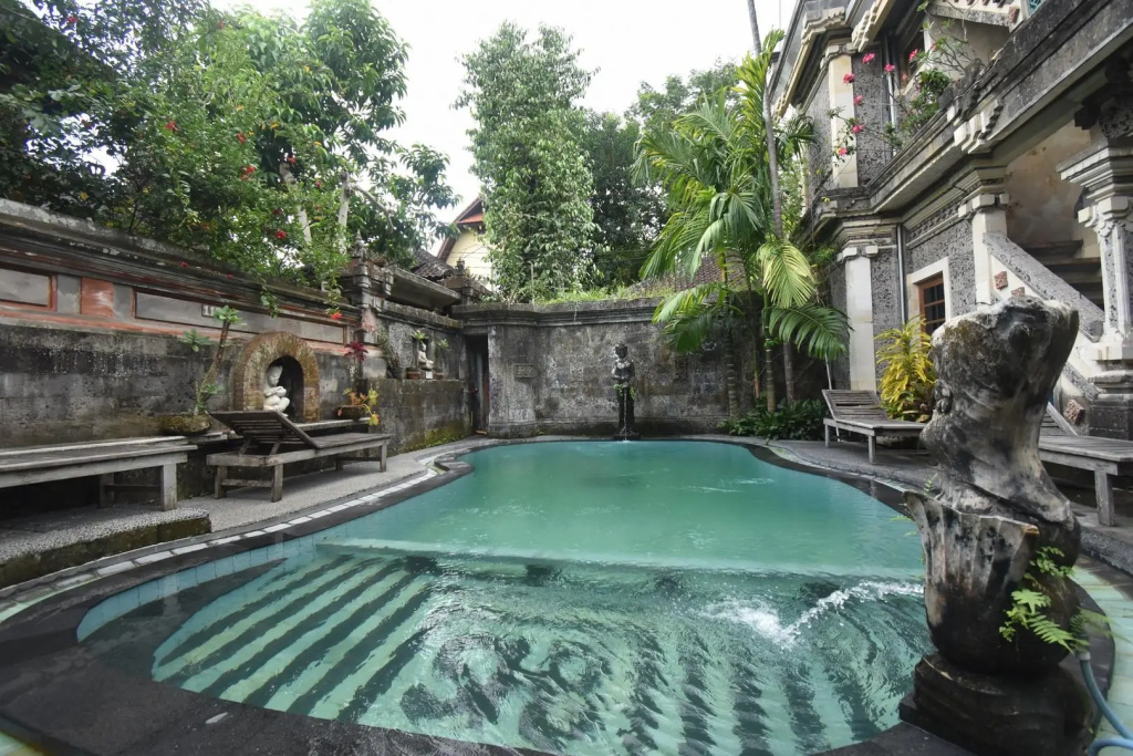 Sanias House