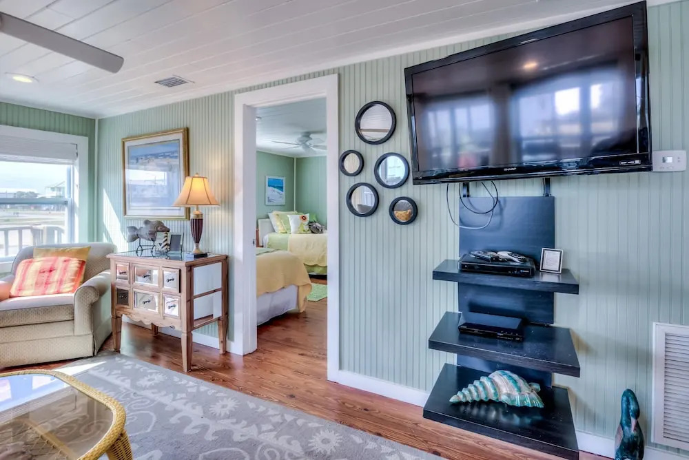 West Beach Cottage by RedAwning