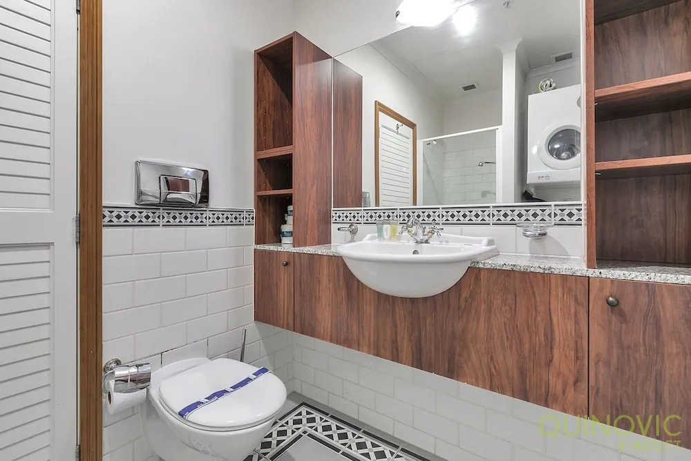 QV Refined & Central Apartment - 827