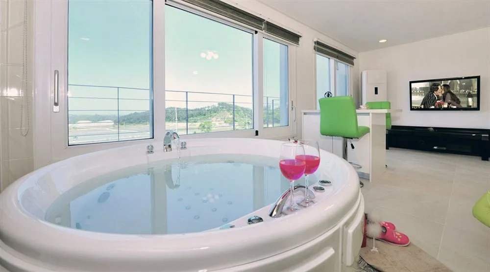 Yangyang Monti Pet Spa Pension