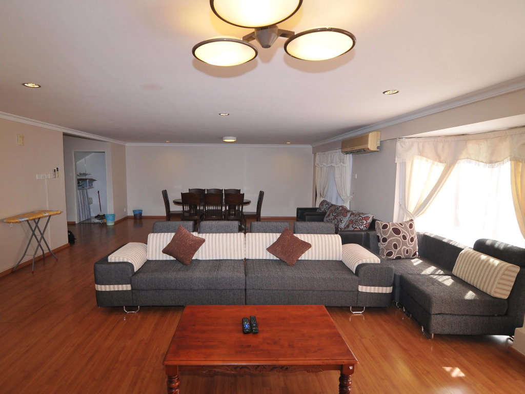 Stay Together 4, 5 & 6 Bedroom Apartments@ Marina Court Resort Condominium