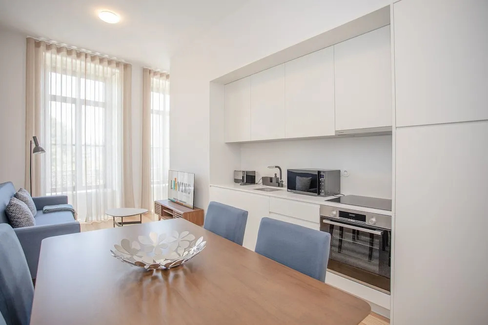 Liiiving in Porto-City View Apartment 2F