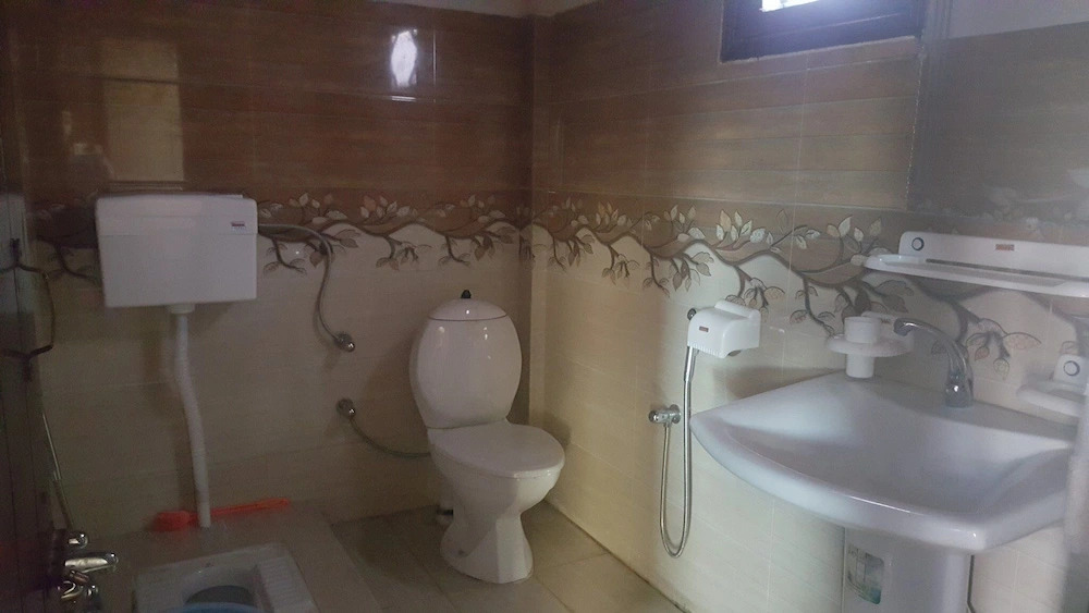 Lalazar Hotel