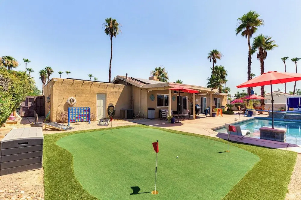 Private Pool & Putting Green: Palm Springs Home!