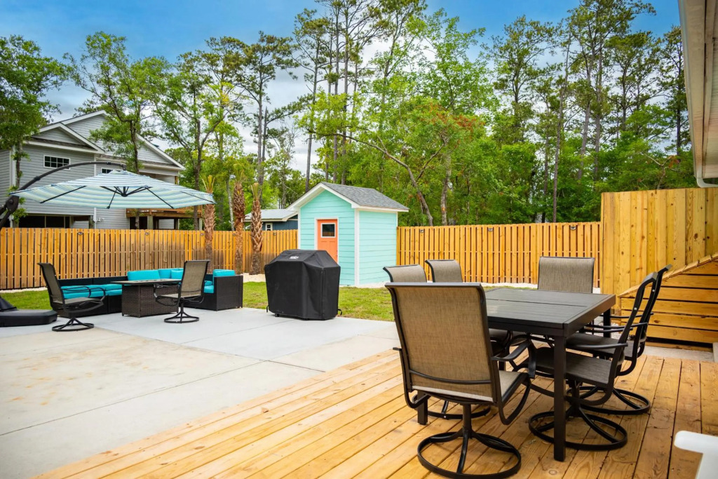 Poolside Paradise by Oak Island Accommodations