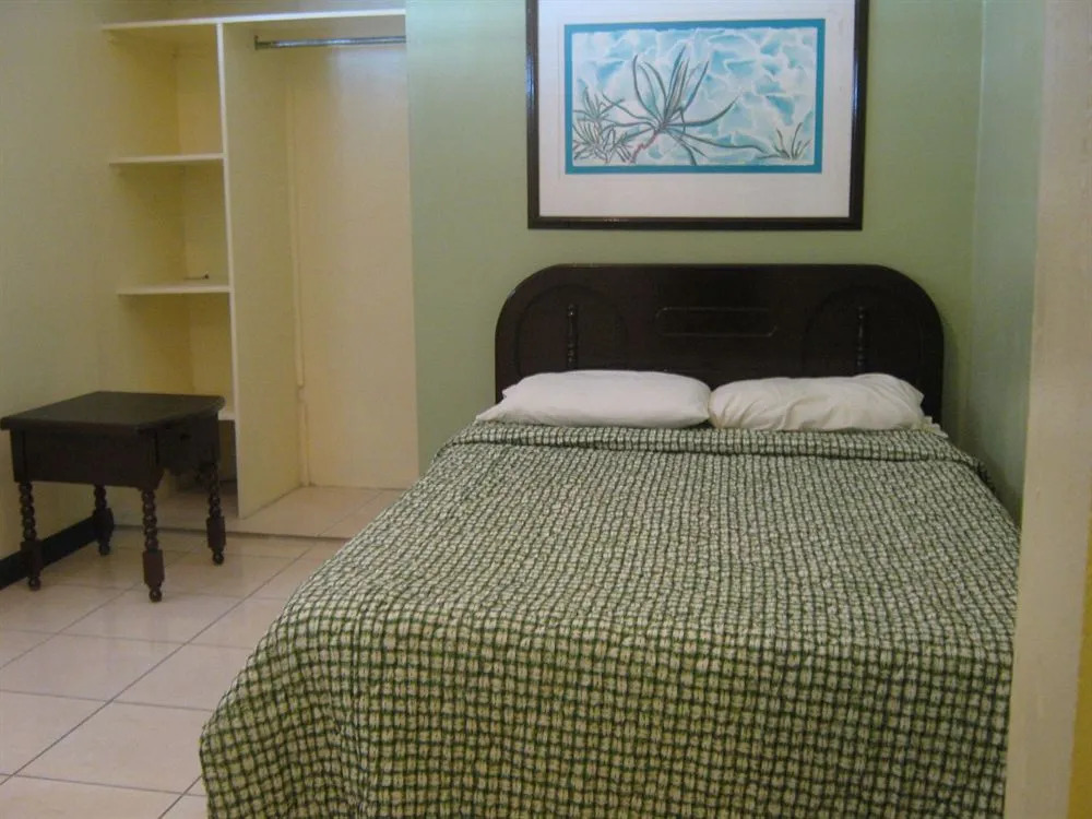 Coqui Inn Hotel