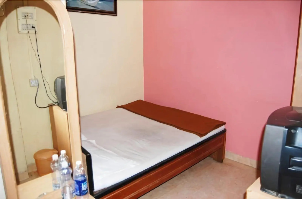 Eden Guest House & Dormitory - Hostel