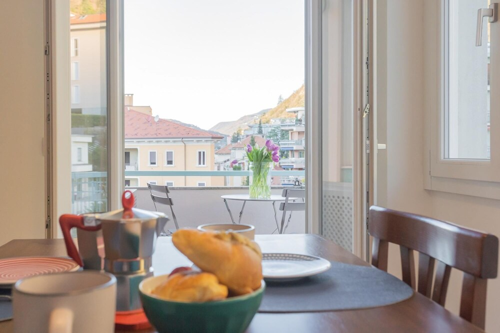 Via Crispi in Como With 1 Bedrooms and 1 Bathrooms