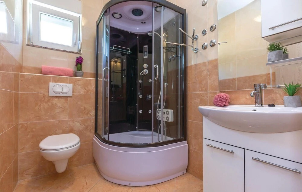 Amazing Home in Krvavica With Wifi and 2 Bedrooms