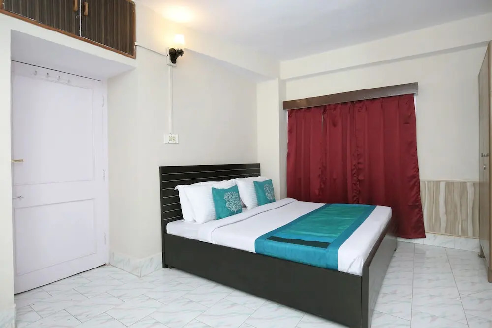 OYO 10404 Home 3BHK Mall Road Shimla