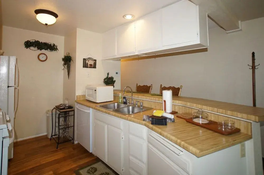 Lakeside Escape Condo