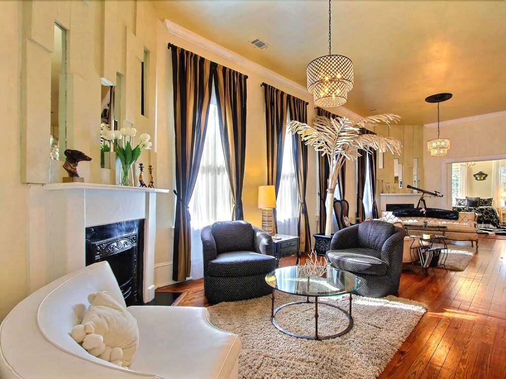 Champagne Suite