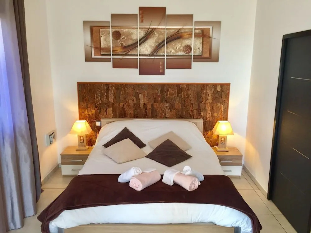 LESCALE COTE BLEUE B&B AND Spa