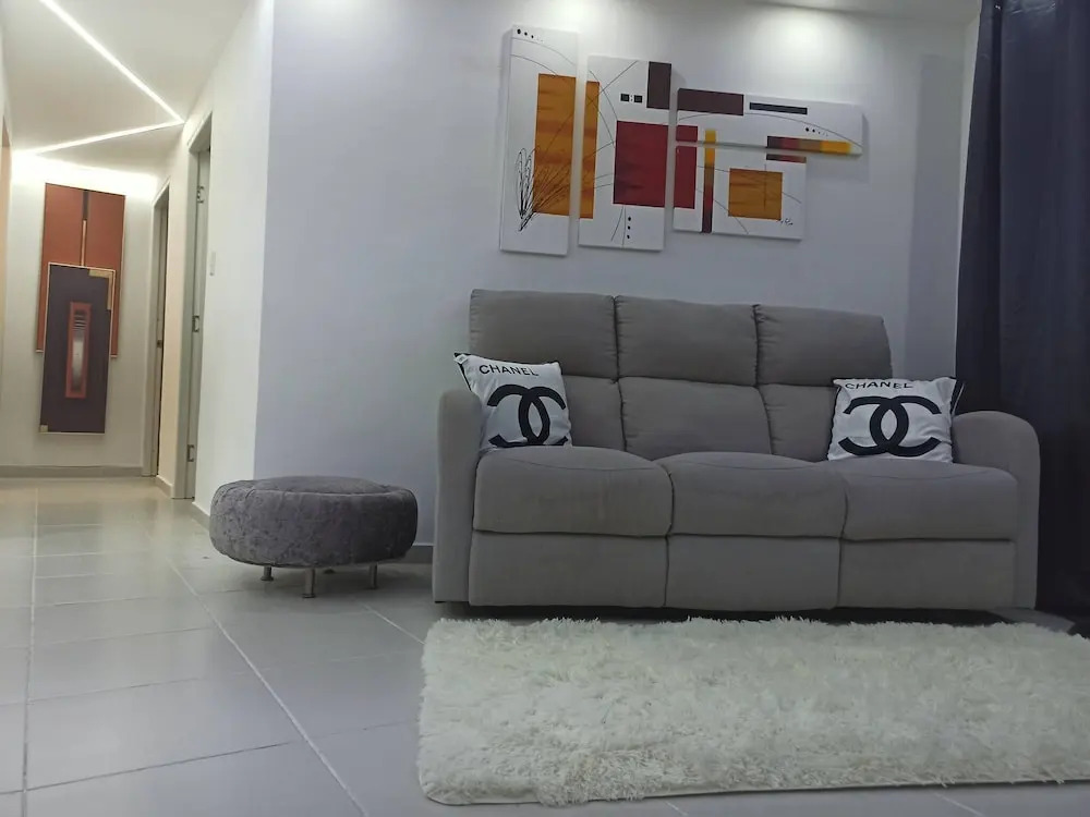Luxurious Apartment 4to Level With Security Camera