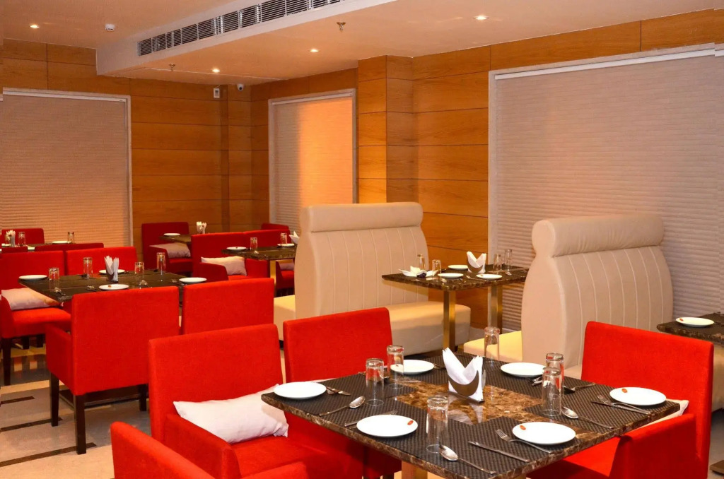 Sawera Grand Luxury Stay Near Golden Temple