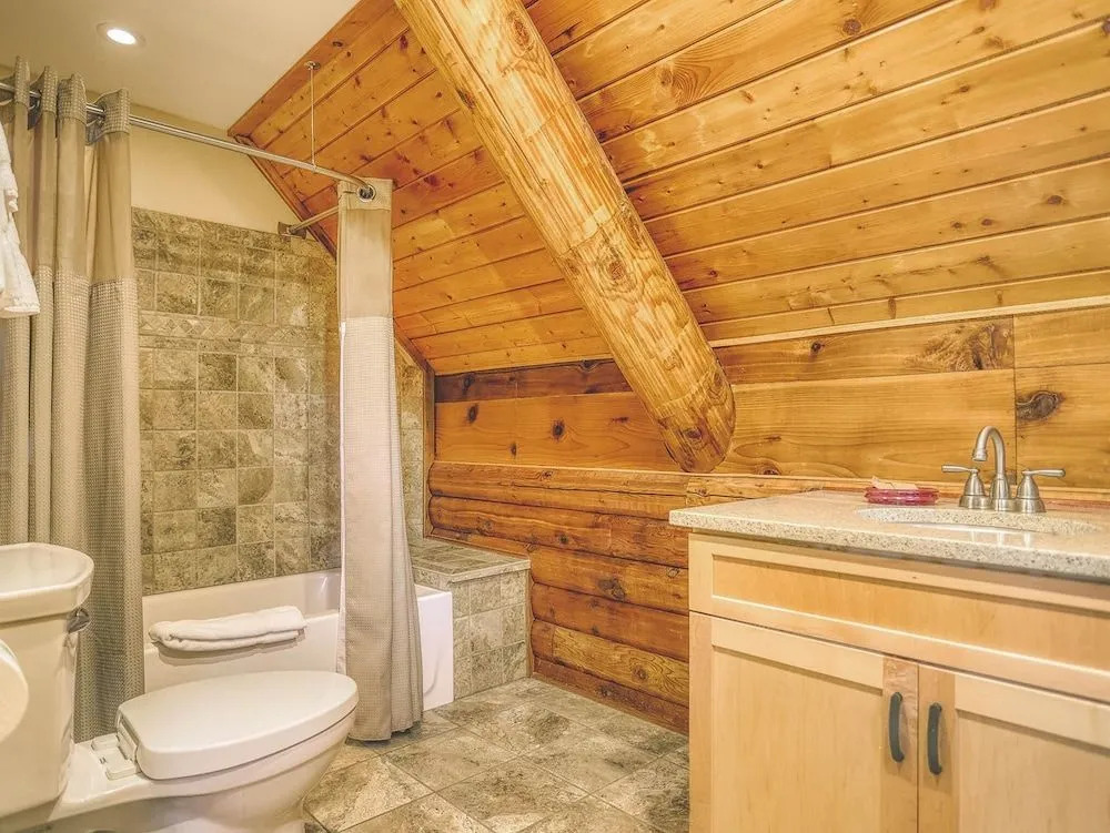 Cedarwood Lodge