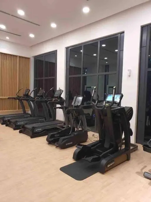 Infinity pool, NEW 2 bedroom, near BBCC LALAPORT, PNB 118, KLCC with high speed wifi