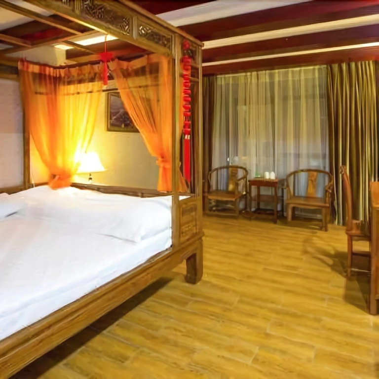 Weisaitie Theme Hotel