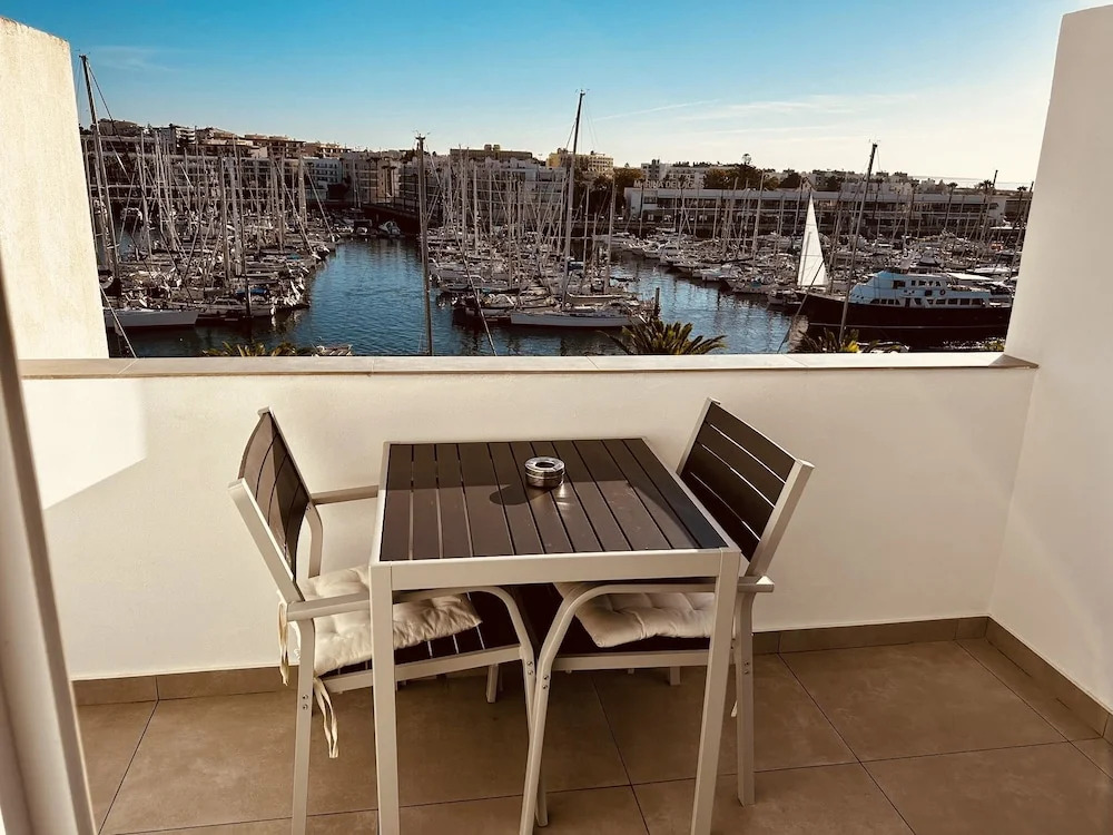 Lagos Marina View Studio Apartment on Main Avenue