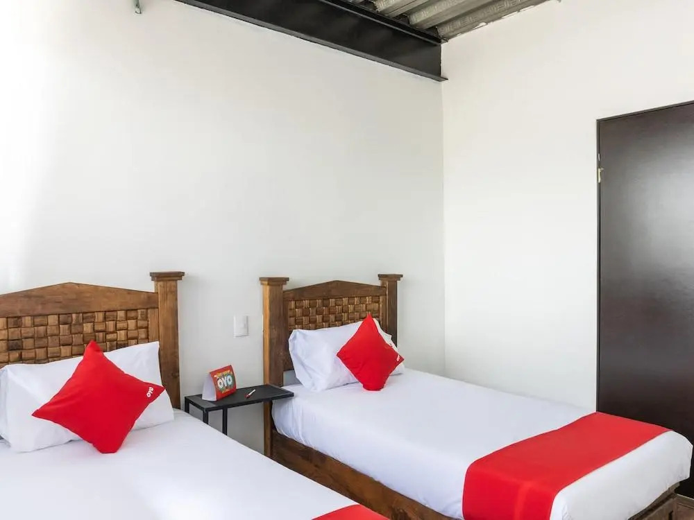 Oyo Hotel Bed Box