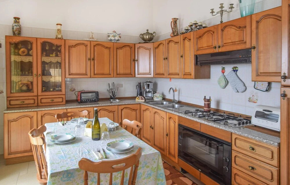 Nice Apartment in Reggio di Calabria With 2 Bedrooms and Wifi