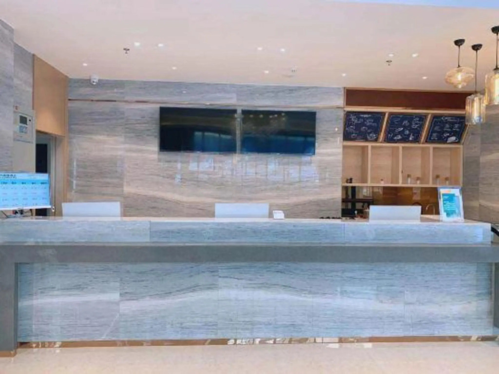 Nanjiang Express Hotel (Sihui Nanjiang Industrial Park)