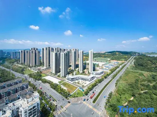 Vienna International Hotel (Yichang East Railway Station Passenger Transport Center)