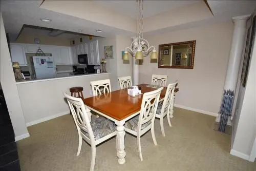 1005 North Tower Condo