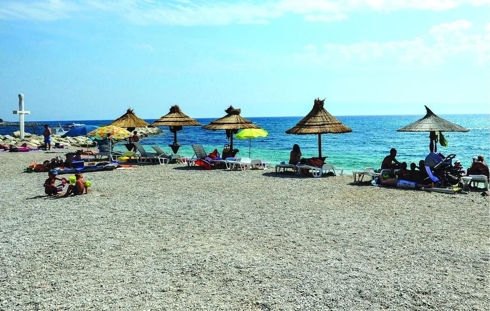Amazing Apartment in Podstrana With 3 Bedrooms, Wifi and Outdoor Swimming Pool