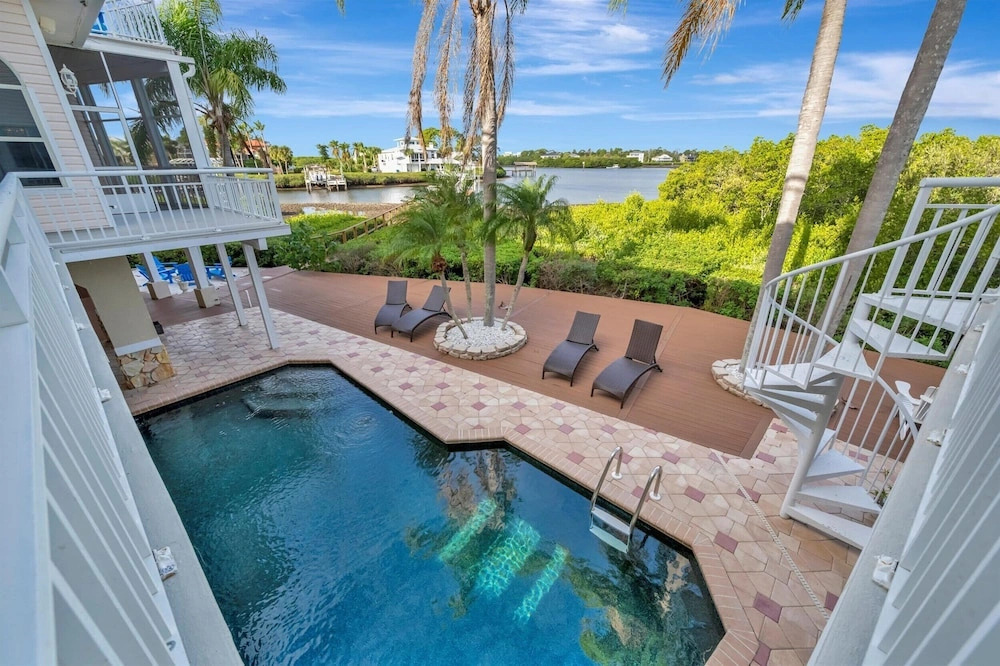 Palm Harbor Waterfront Home