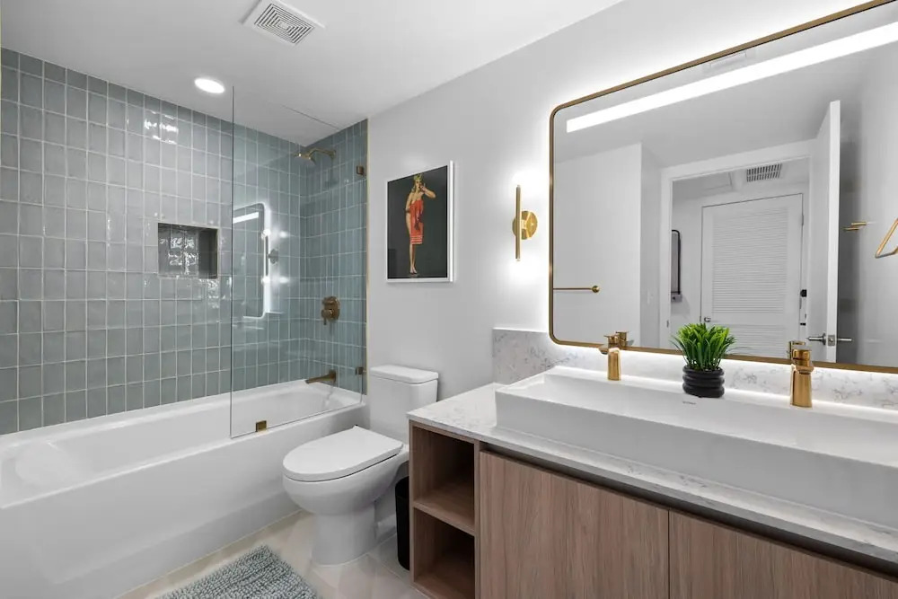 Elegant Studio with Panoramic City Views