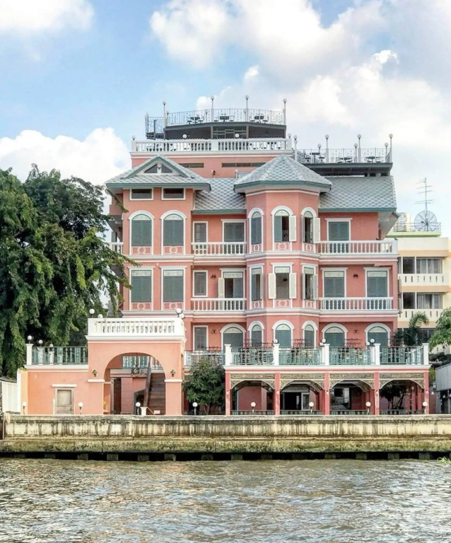 Hiranyakul House Riverside