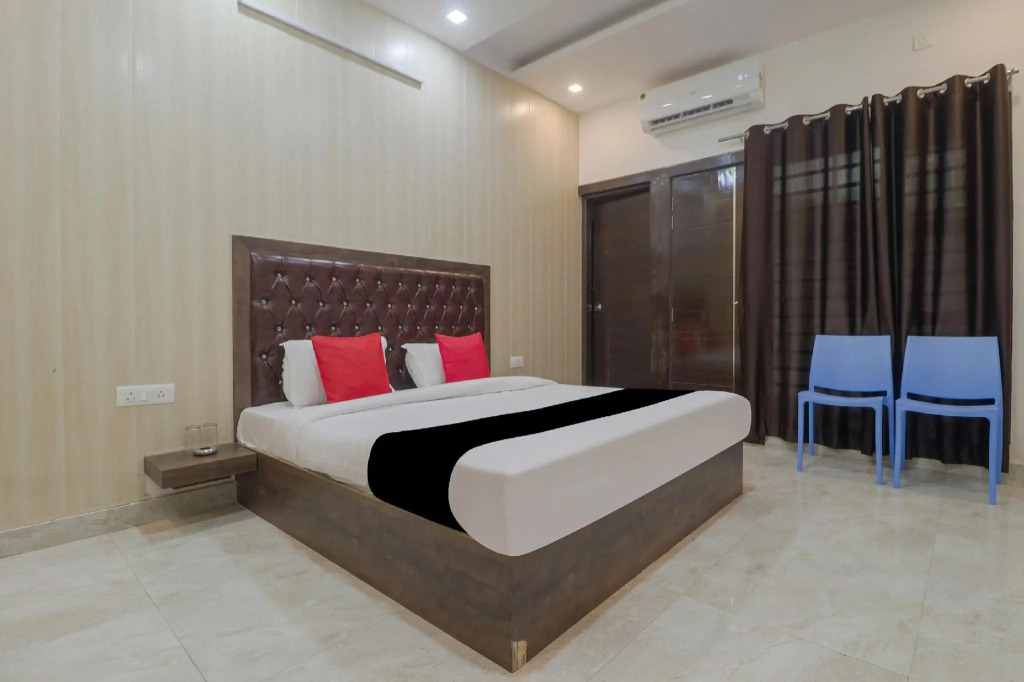 OYO 81140 Hotel Valley Wood Inn