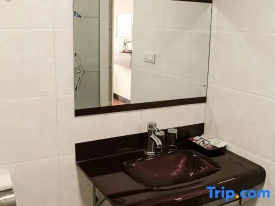 Mengzhou Datang Hotel